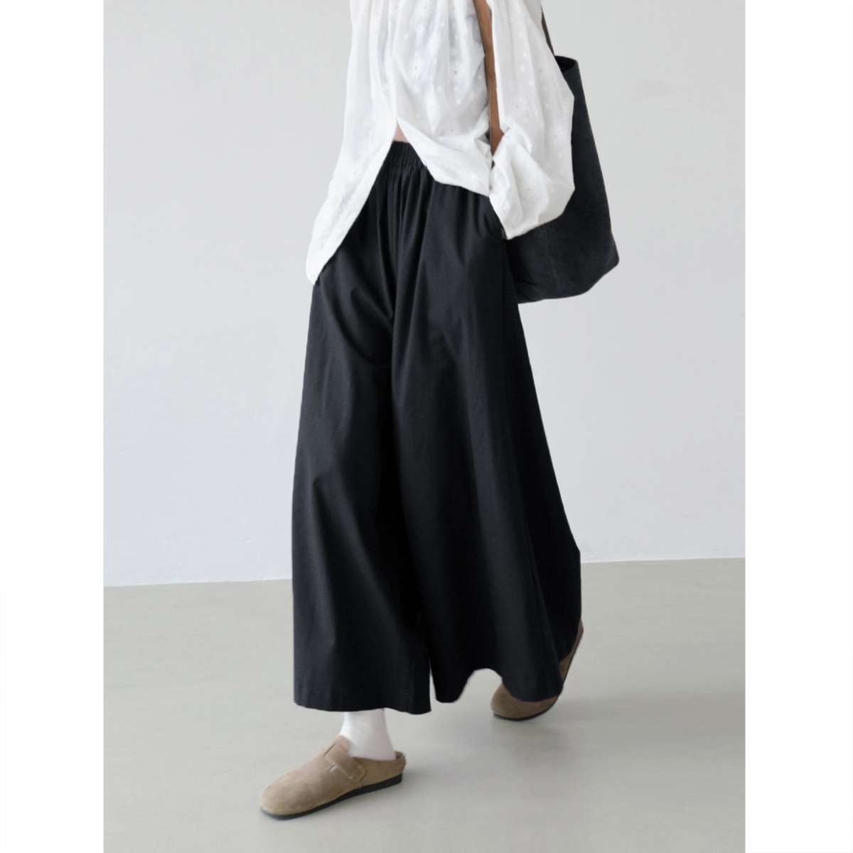 50代ファッション ゆったりワイドパンツ