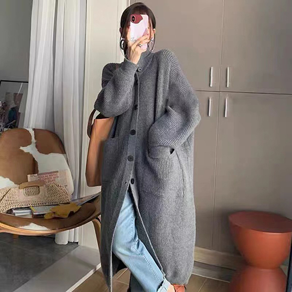 50代ファッション 体型カバーロングニットカーディガン