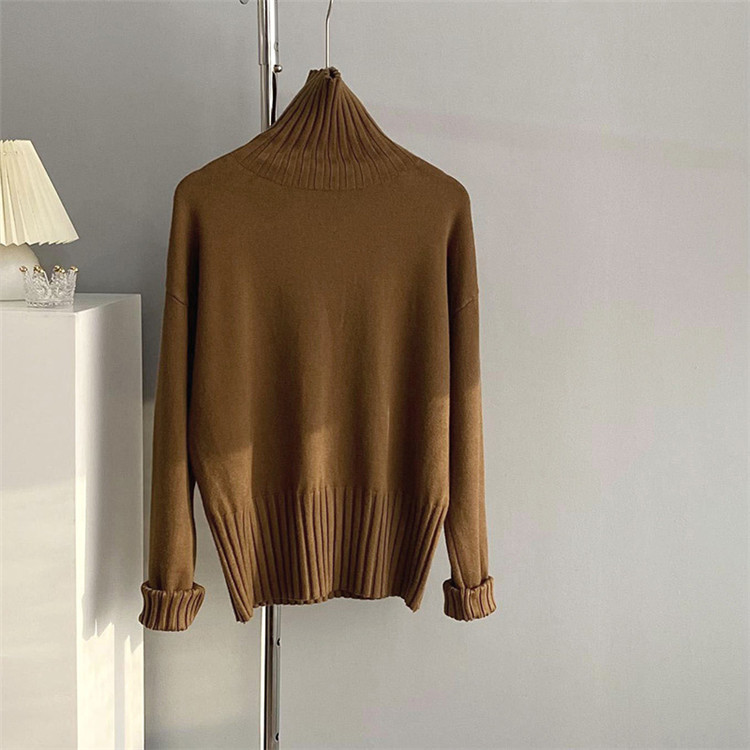 50代ファッション 上品な暖かさ タートルネック 長袖ニット