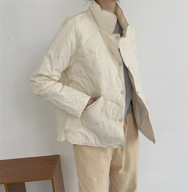 50代ファッション 上品な軽量中綿ジャケット 大人のきれいめショート丈