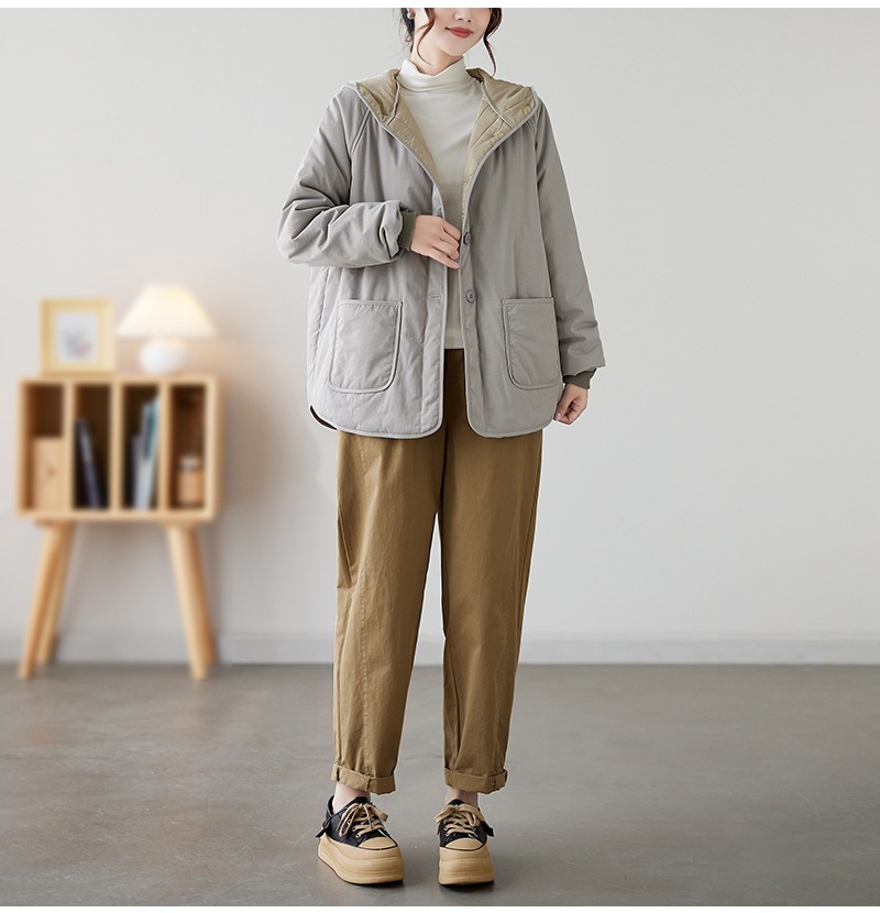 50代ファッション 上品な中綿入りフード付きコート