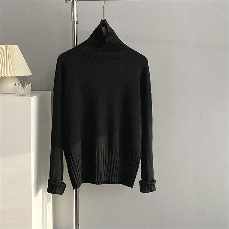 50代ファッション 上品な暖かさ タートルネック 長袖ニット