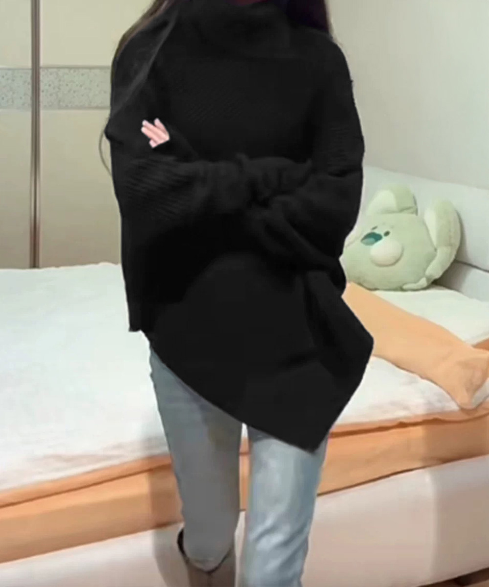 50代ファッション ハイネック変形ニット 斜めカット不規則裾