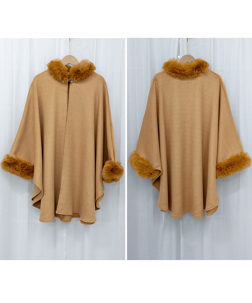 50代ファッション 上質ウール風ファー付きケープコート