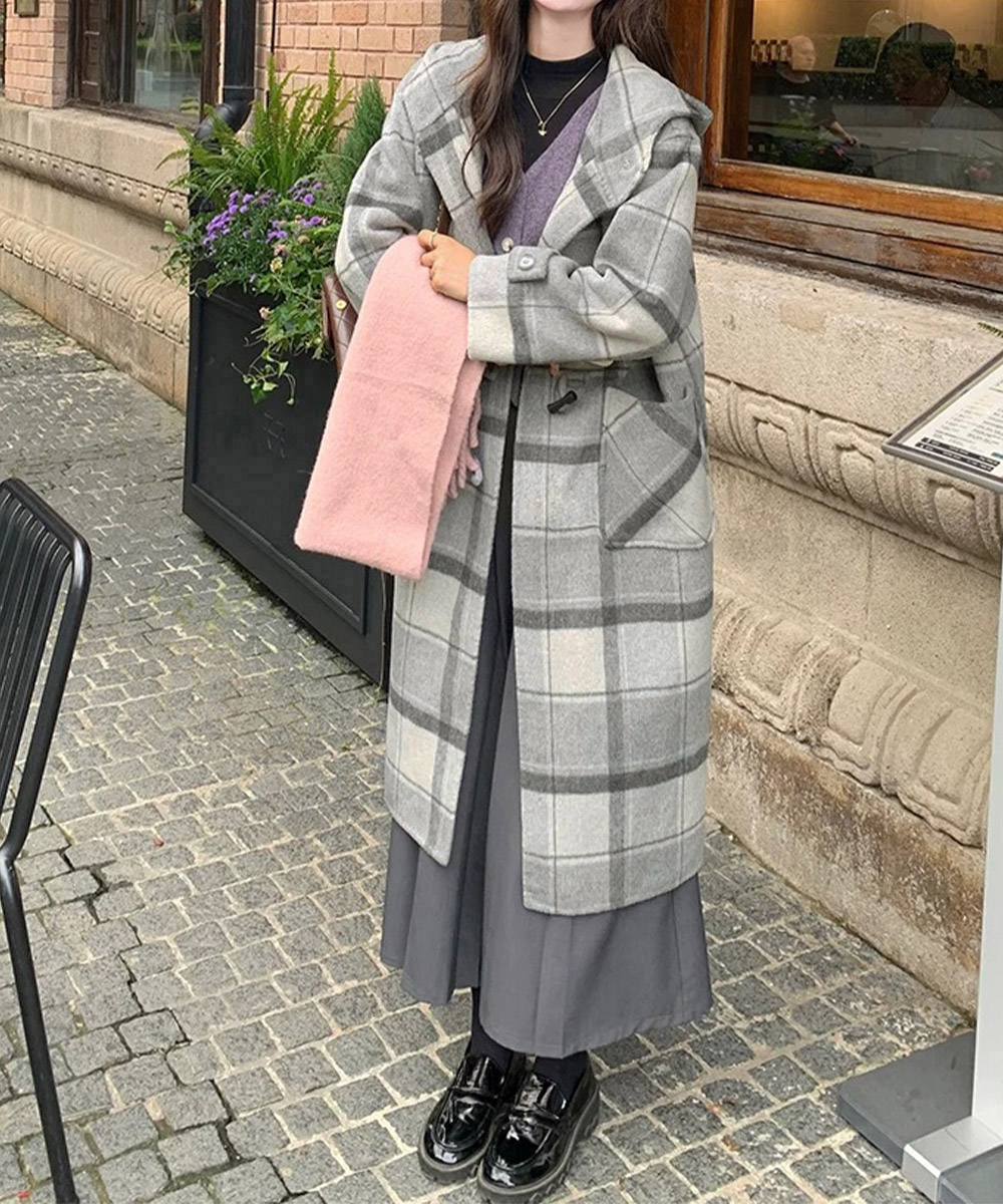 50代ファッション グレーチェック柄フード付きトグルボタンロングコート