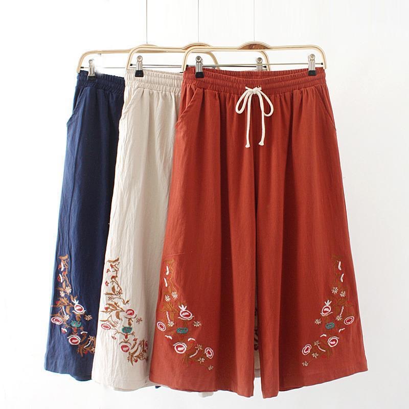 50代ファッション 花刺繍入り楽ちん美脚ワイドパンツ