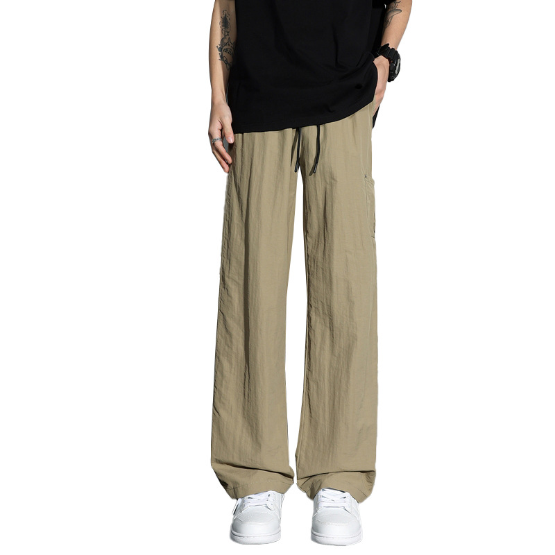 シンプルファッション 薄手素材のストレートワイドパンツ