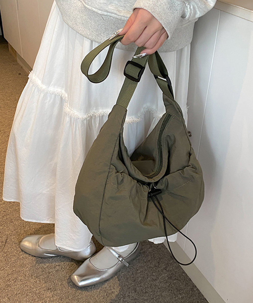 シンプルファッション ナイロン軽量ショルダーバッグ無地