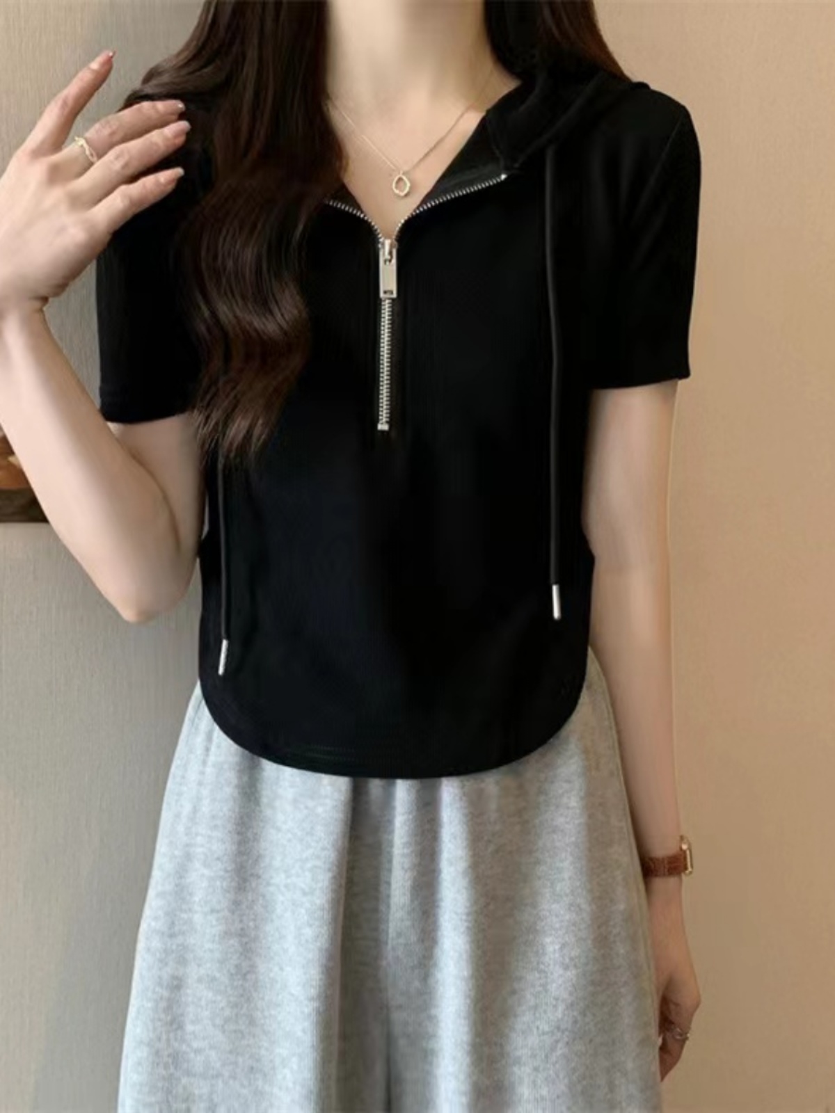 シンプルファッション コンパクトフード付きハーフジップTシャツ