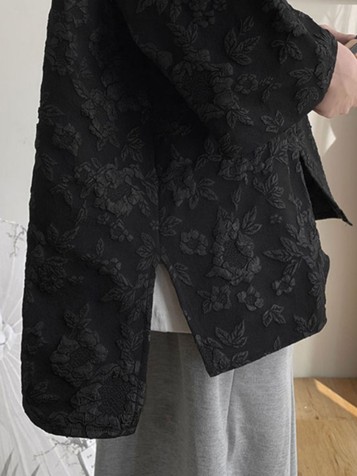 シンプルファッション 立体花柄ノーカラーシャツ サイドスリット