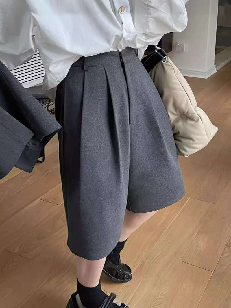 シンプルファッション フロントタック入りハーフパンツ