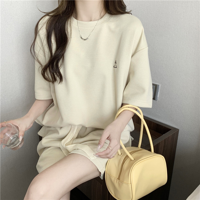 シンプルファッション シンプルゆったり半袖セットアップ