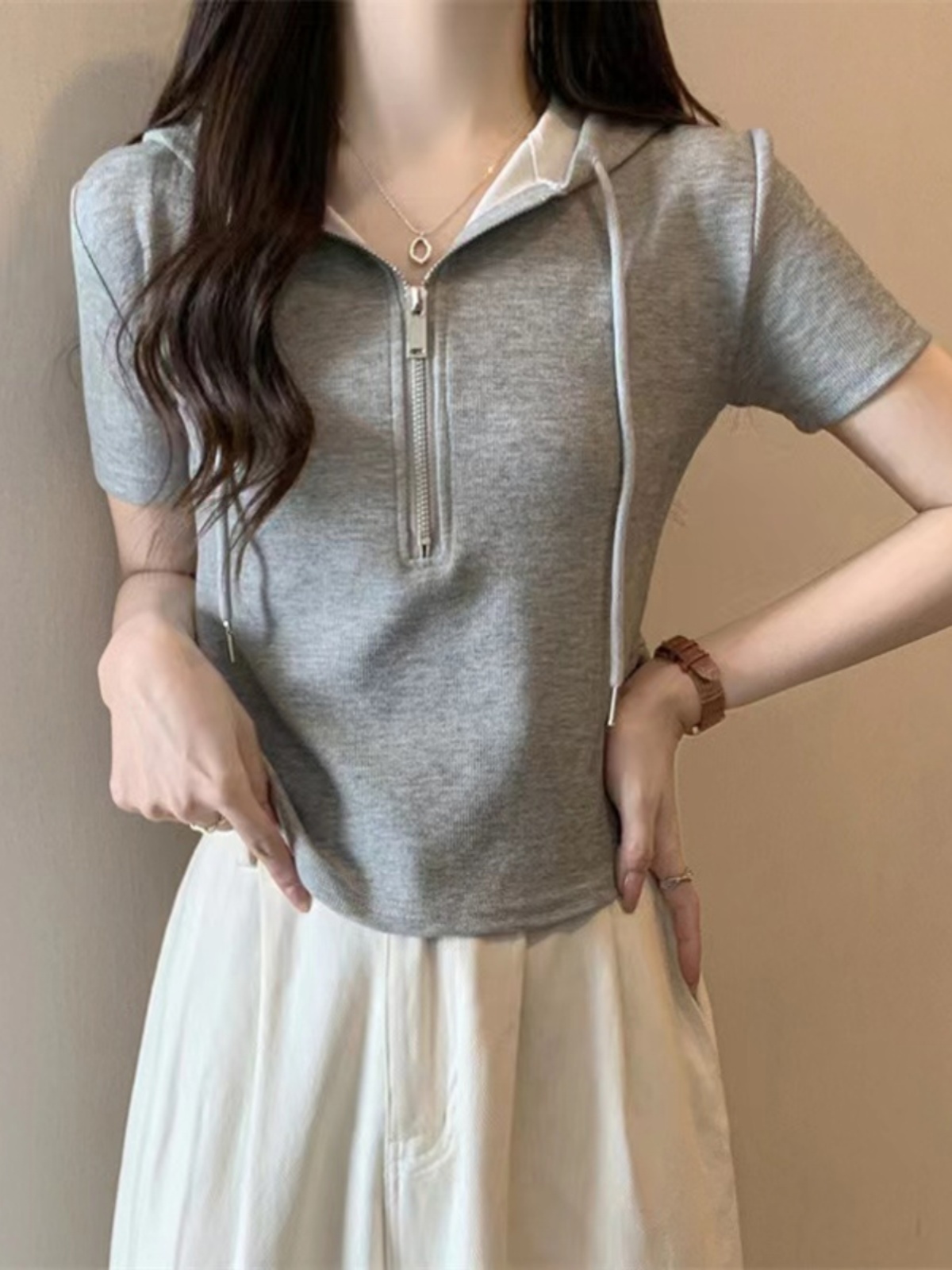 シンプルファッション コンパクトフード付きハーフジップTシャツ