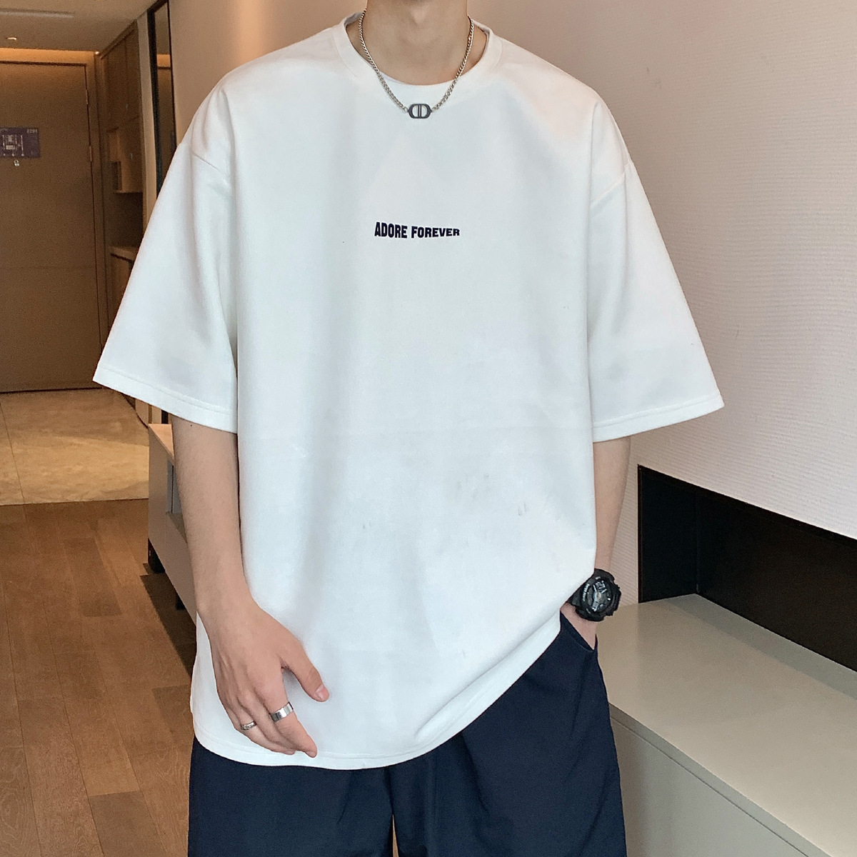 シンプルファッション 重量感のある五分袖ゆったりシンプルTシャツ