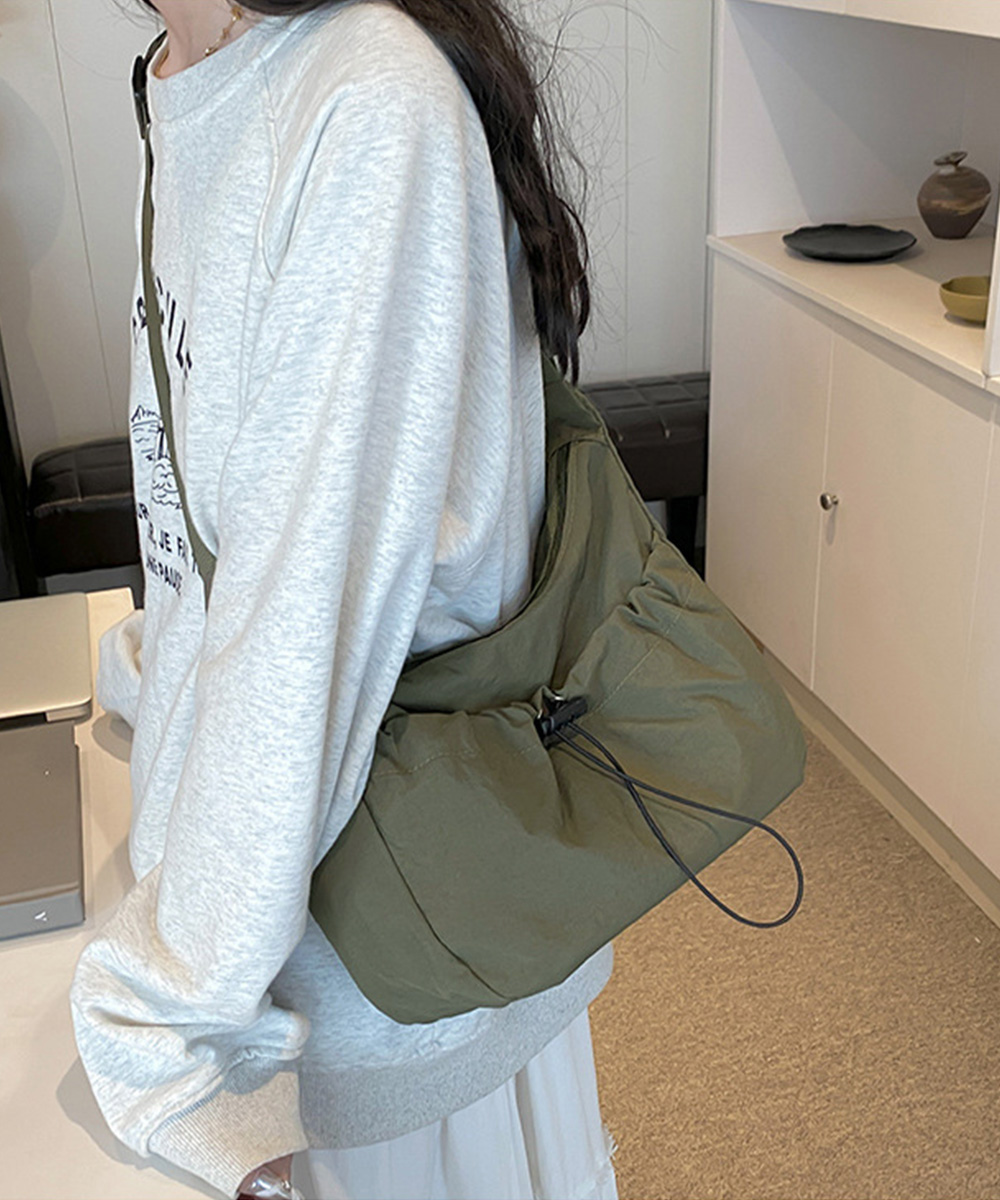 シンプルファッション ナイロン軽量ショルダーバッグ無地