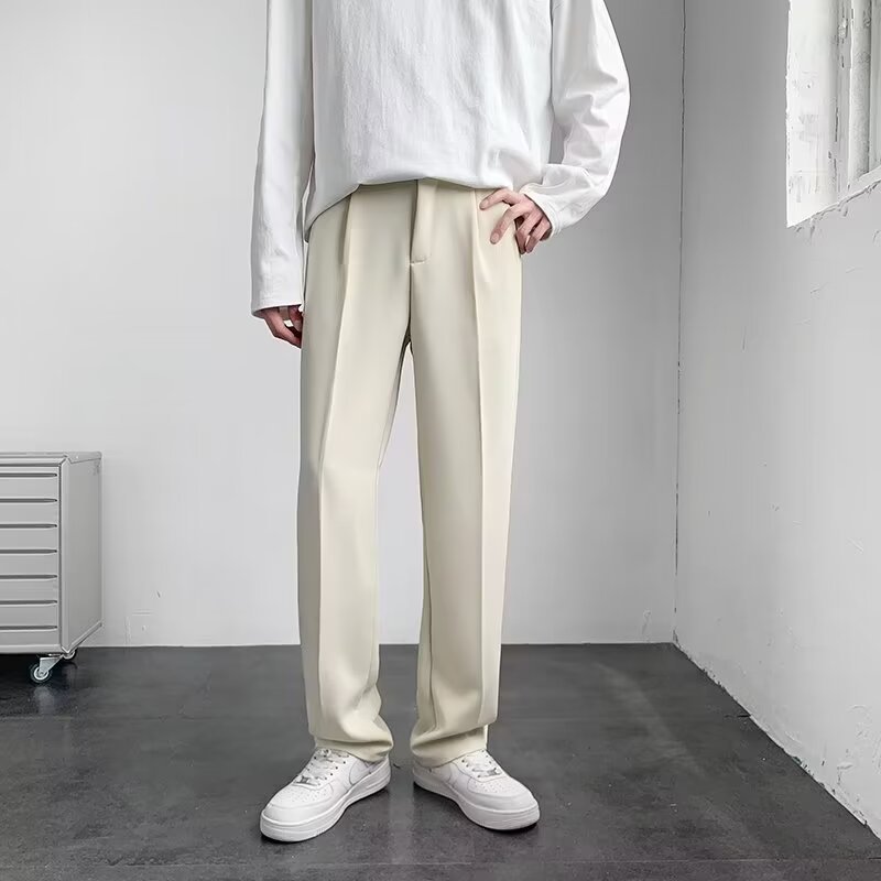すっきりストレートスラックス シンプルファッション