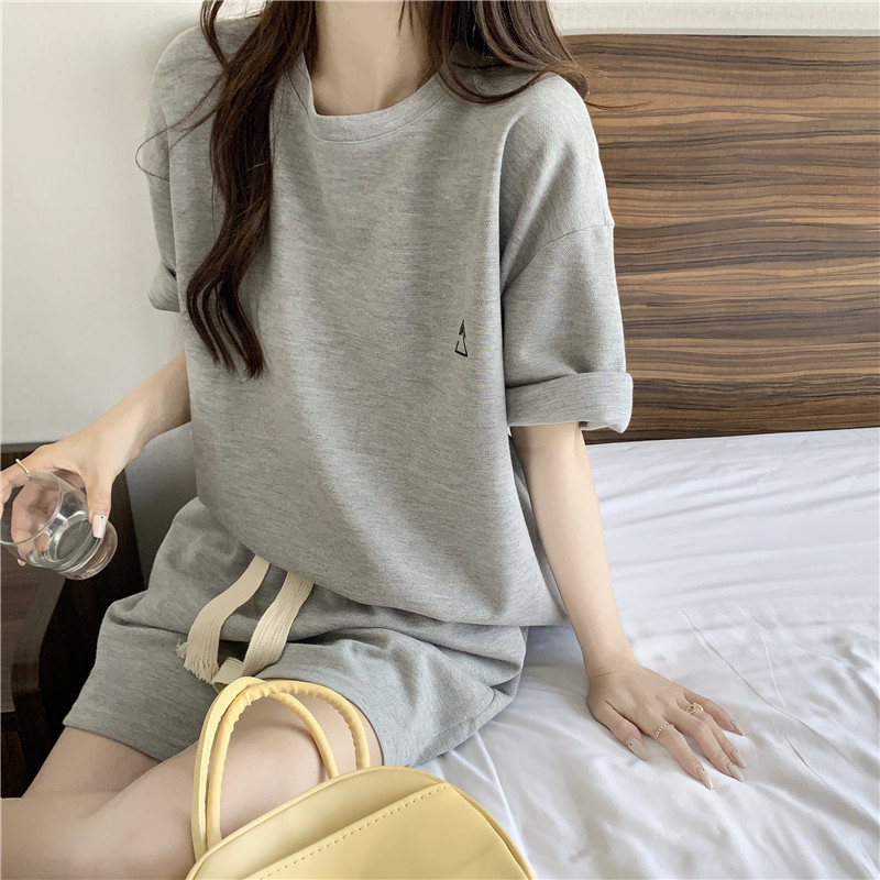 シンプルファッション シンプルゆったり半袖セットアップ