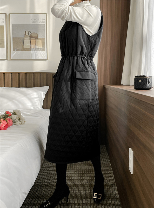 シンプルコーデ中綿入りキルティングジャンパーワンピース