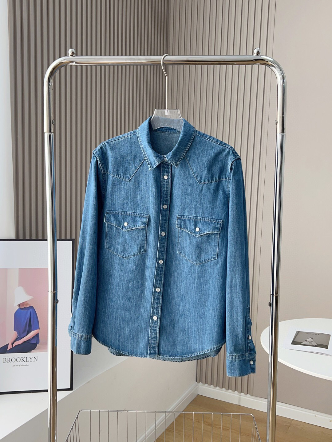 https://fulmo-img-server.com/jacketblue/0c7cf73d-fe19-40cc-ac7d-69f23416deef.jpg