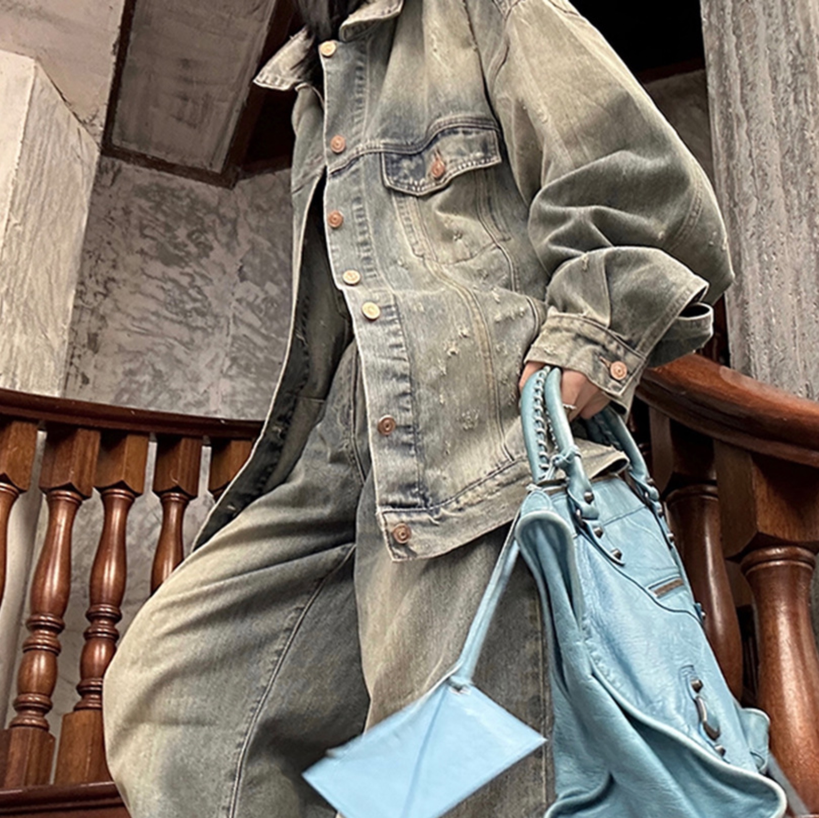 https://fulmo-img-server.com/jacketblue/1739132786566_klu1jieq_d5jjy3zi.jpeg