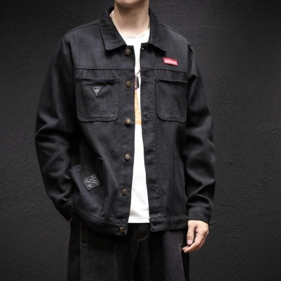 デニムジャケット黒 胸元ポケット付き多機能デニムジャケット