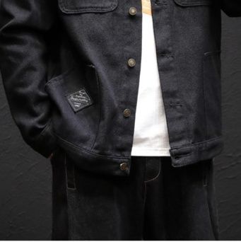デニムジャケット黒 胸元ポケット付き多機能デニムジャケット