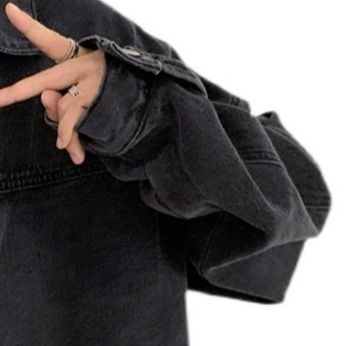 ゆったりシルエットのヴィンテージ風デニムジャケット