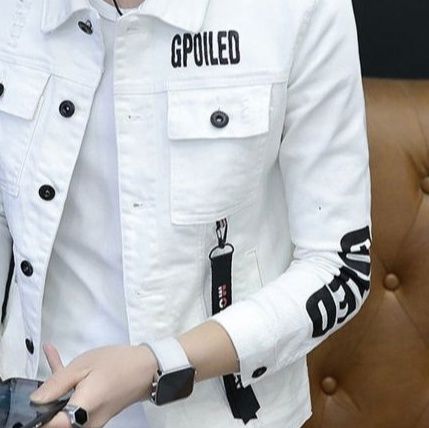 デニムジャケットショート丈 ダメージ加工文字プリント入りショート丈デニムジャケット