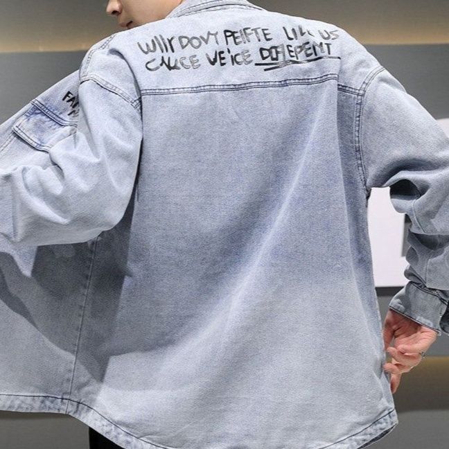 デニムジャケットメンズ バックプリント刺繍入り落書き風シャツ型デニムジャケット