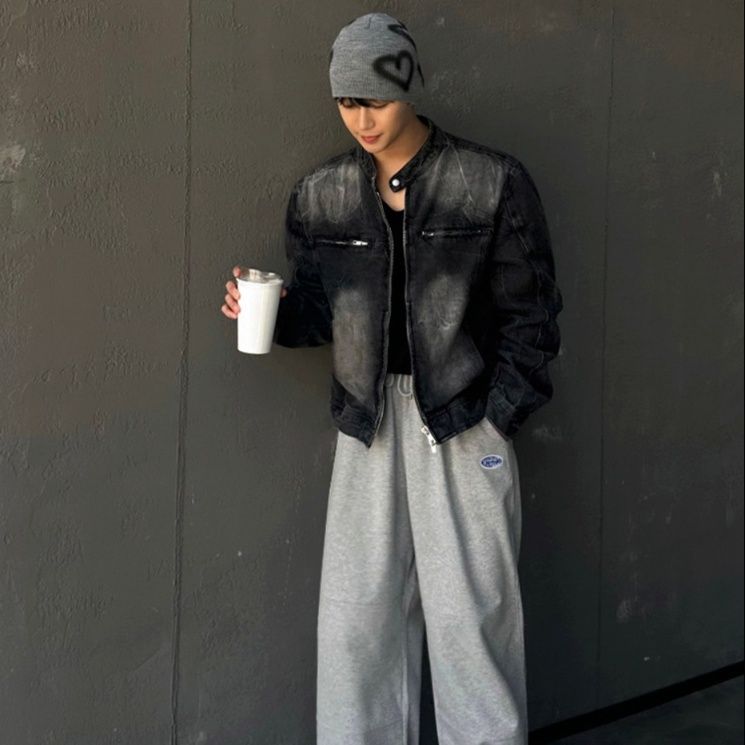  襟元すっきりジップアップショート丈デニムジャケット