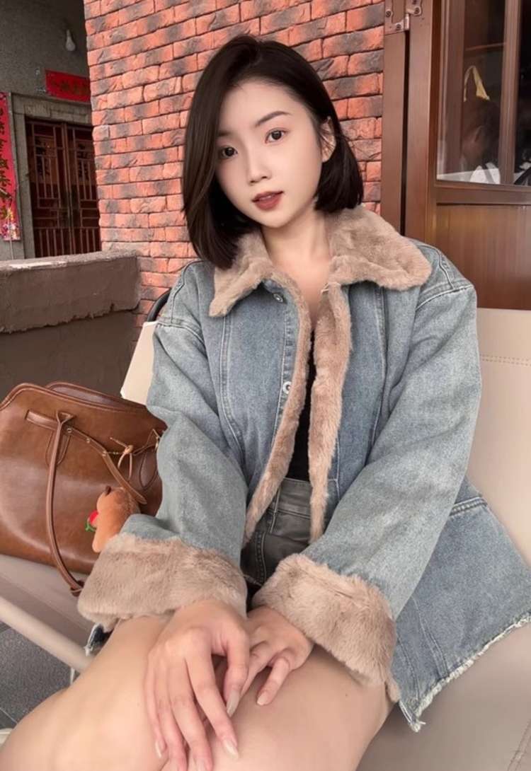 https://fulmo-img-server.com/jacketblue/3fef9a54b75a40c4947293fc8a1cd307.jepg