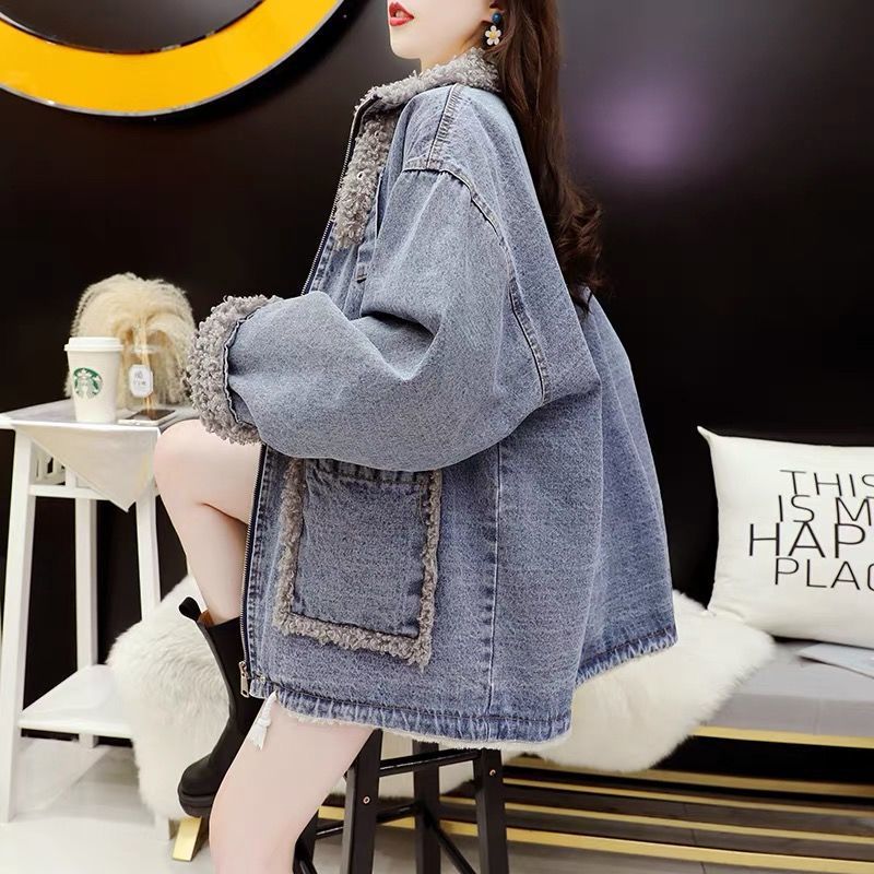 https://fulmo-img-server.com/jacketblue/68bae23d-8e3a-41e3-8c78-8f543b025f4d.jpg