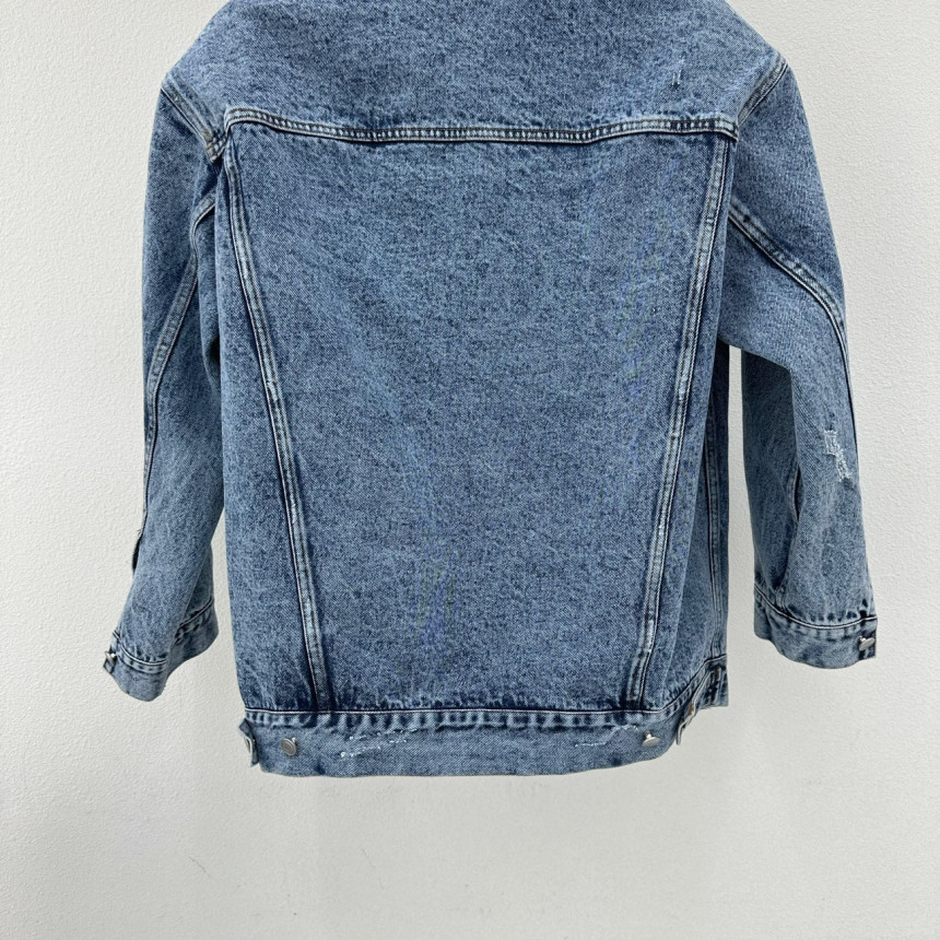 https://fulmo-img-server.com/jacketblue/74fb4523-5898-4754-930a-af84dce70ab6.jpg
