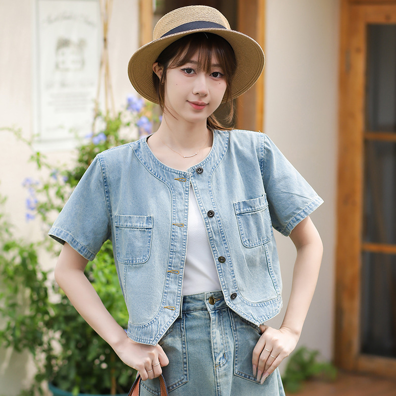 https://fulmo-img-server.com/jacketblue/7ab95296-dacd-4d3a-8ff0-e98df3de594e.jpg
