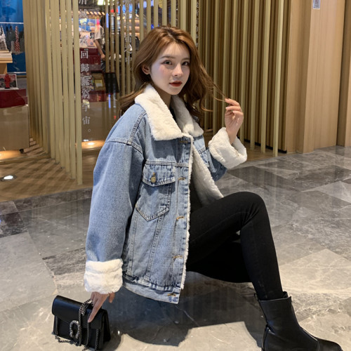 https://fulmo-img-server.com/jacketblue/83a64ecb-4714-4d7d-96f4-23fb2c3b876e.jpg