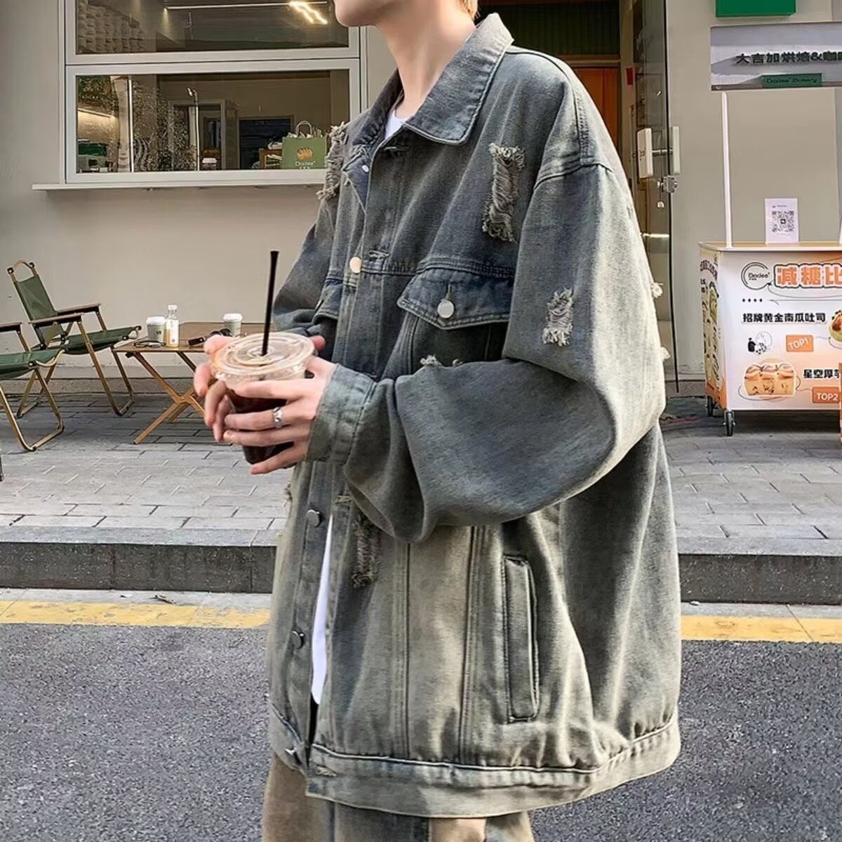 https://fulmo-img-server.com/jacketblue/869a80bf-6d9f-424c-ad27-2b023aa54060.jpg