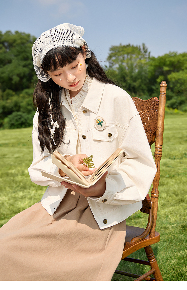 デニムジャケット 花刺繍付き ショート丈ジャケット