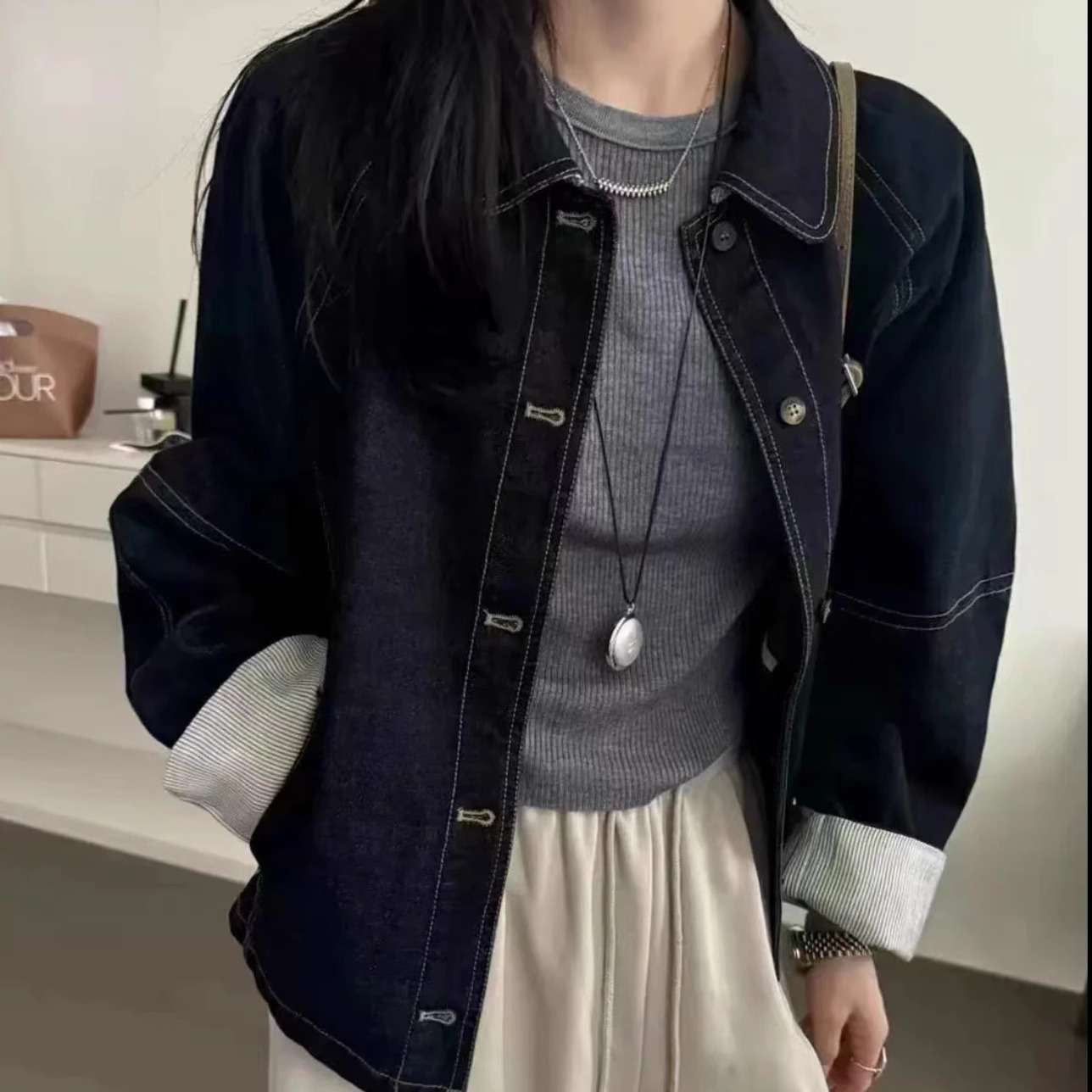 https://fulmo-img-server.com/jacketblue/f99ef00c8d444ec291d017d73bbde05a.jepg
