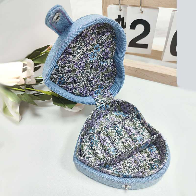 お部屋のインテリアを華やかに彩る！家具のようなジュエリーボックス5選