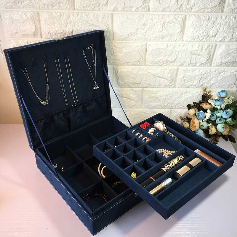 大切なジュエリーを優しく包む 上質な革ケース5選