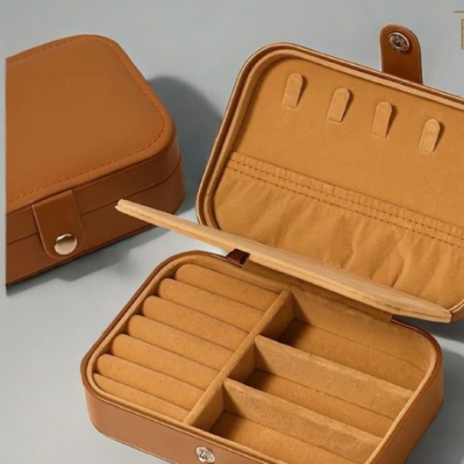 ジュエリーボックス 上質なレザー製ボタン式携帯用宝飾品収納ケース