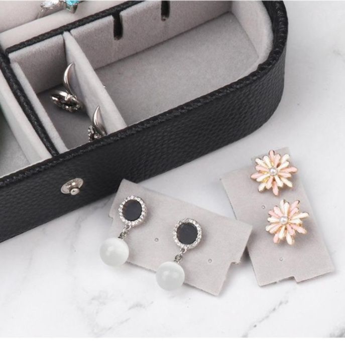 ジュエリーボックス 上質多機能コンパクトジュエリーケース　レザー