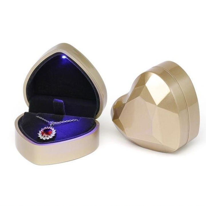 https://fulmo-img-server.com/jewelcoll/1780361437133_rgux4i3h_rn8tw4xt.jpeg