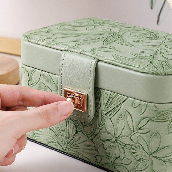 https://fulmo-img-server.com/jewelcoll/1791432121280_1jf469l8_2vhku8uj.jpeg