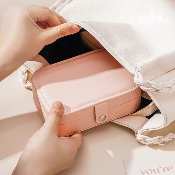 https://fulmo-img-server.com/jewelcoll/1791433375124_r2wued4d_2vrdpv1a.jpeg