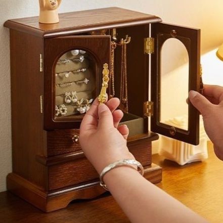 https://fulmo-img-server.com/jewelcoll/1791435445260_zm318le7_6h8ou4y3.jpeg