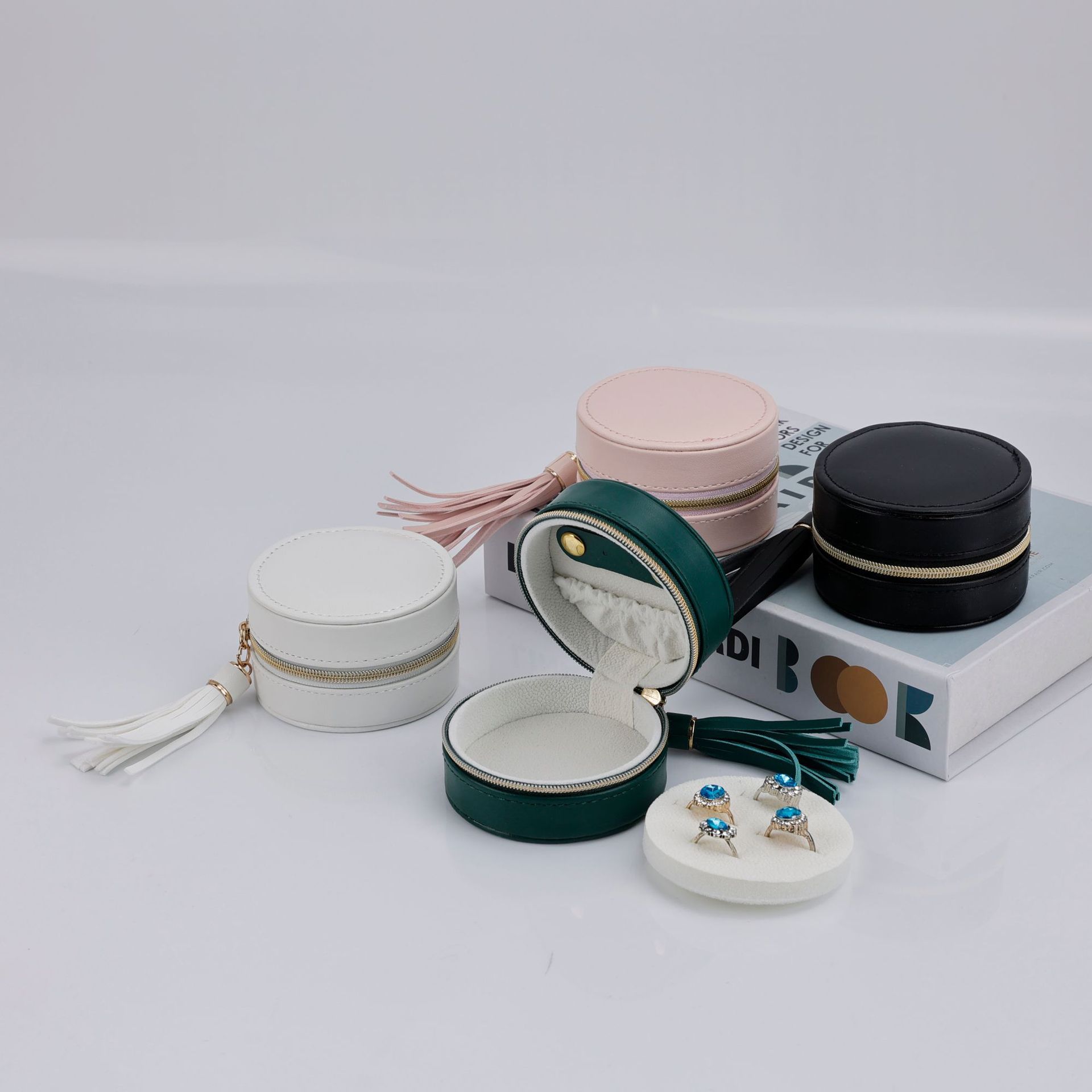 https://fulmo-img-server.com/jewelcoll/241af0cf-5fea-4fea-947d-1f351090f588.jpg