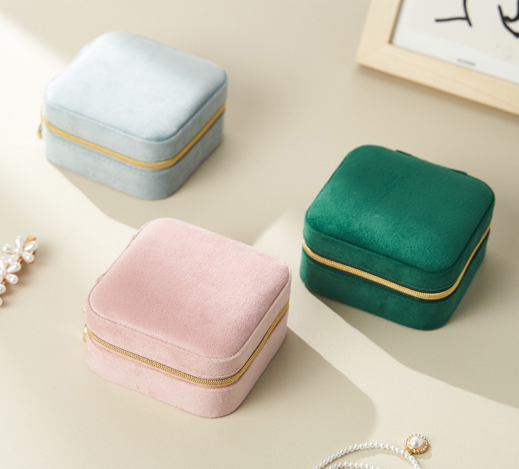 レザー調ジュエリーボックス