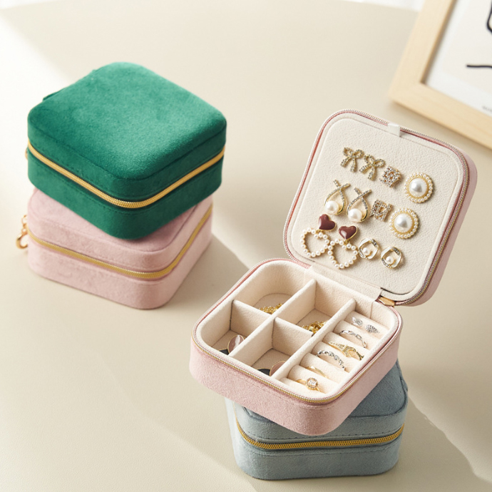 レザー調ジュエリーボックス