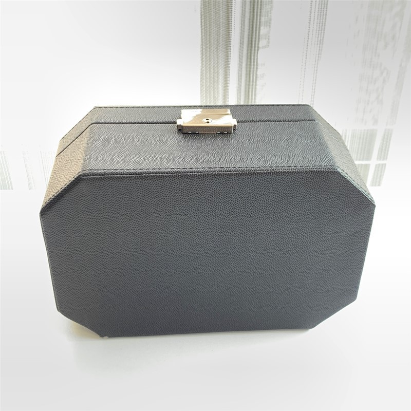 https://fulmo-img-server.com/jewelcoll/4ca7c34c-ec38-4238-93bf-b47dc1fecff2.jpg